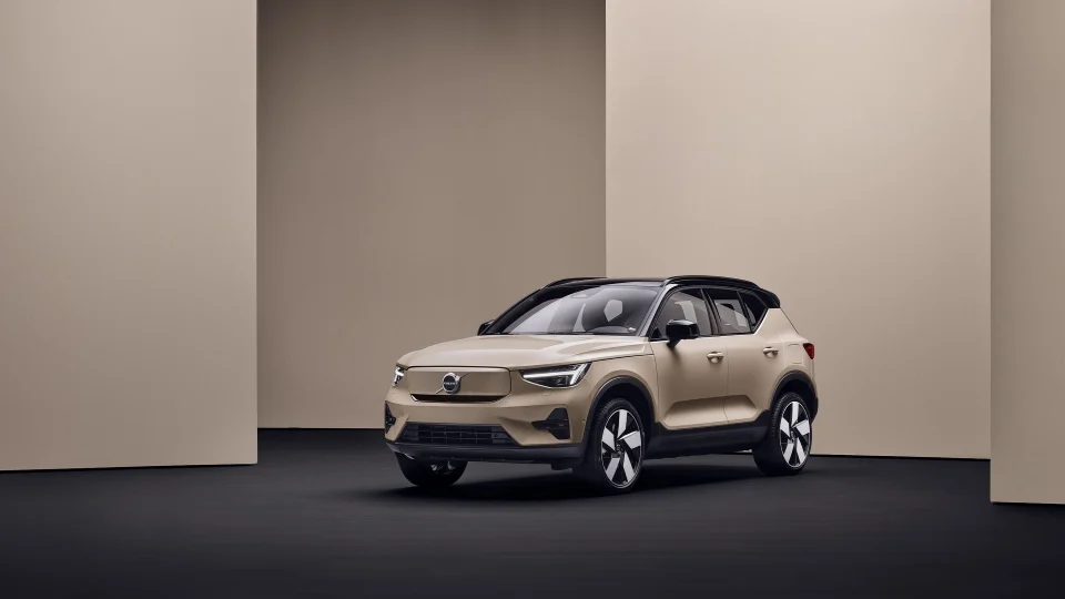 ex40-electric-gallery-6-16x9-1.webp